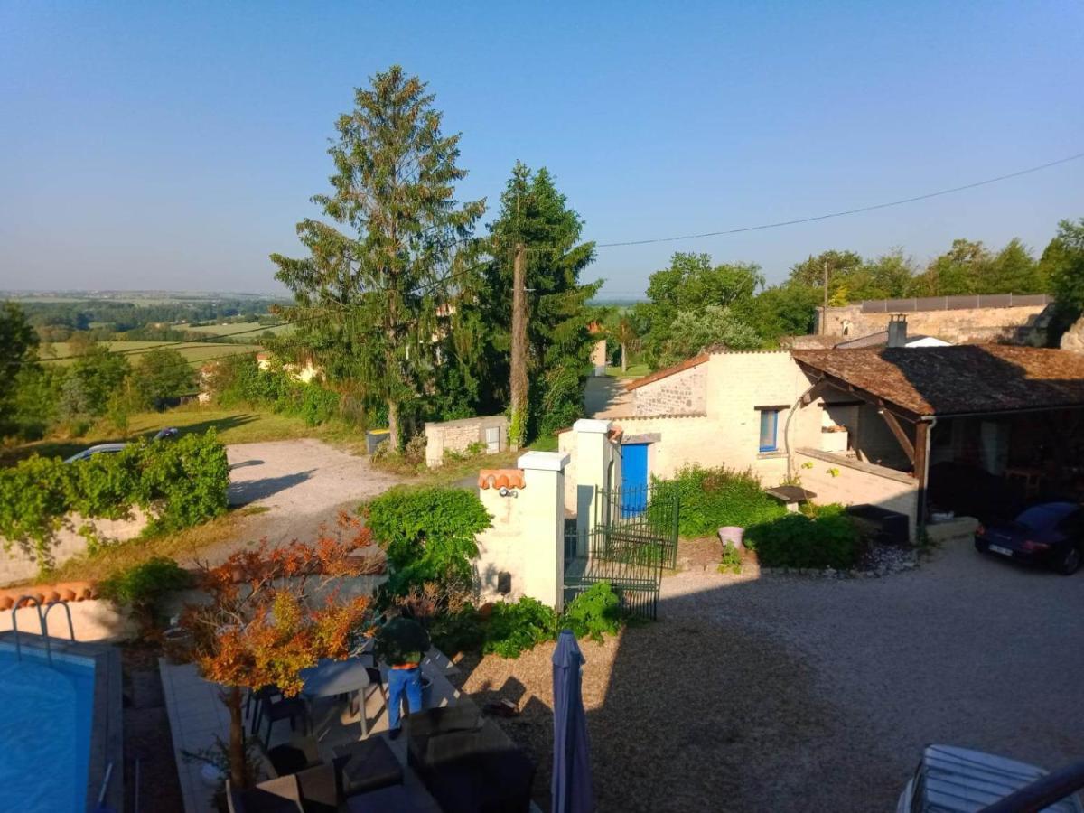 Manoir Le Cristal " Les Entrees Du Futuroscope A Petit Prix Bed & Breakfast Beaumont  Luaran gambar